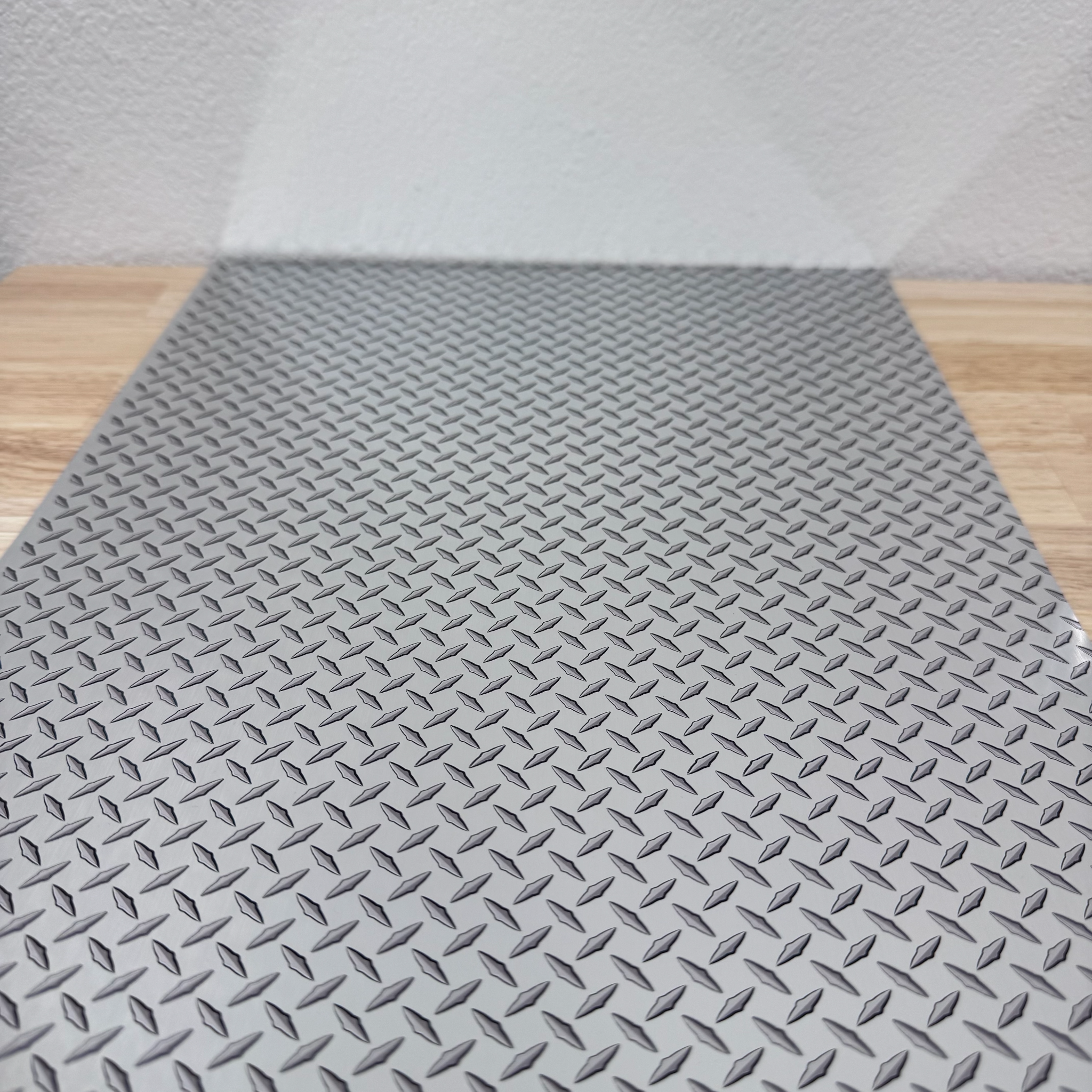 12x24 Black Gloss Diamond Plate Aluminum Sheet – 0.050 Thick, 16 Gauge, Embossed – Mr Metal Aluminum